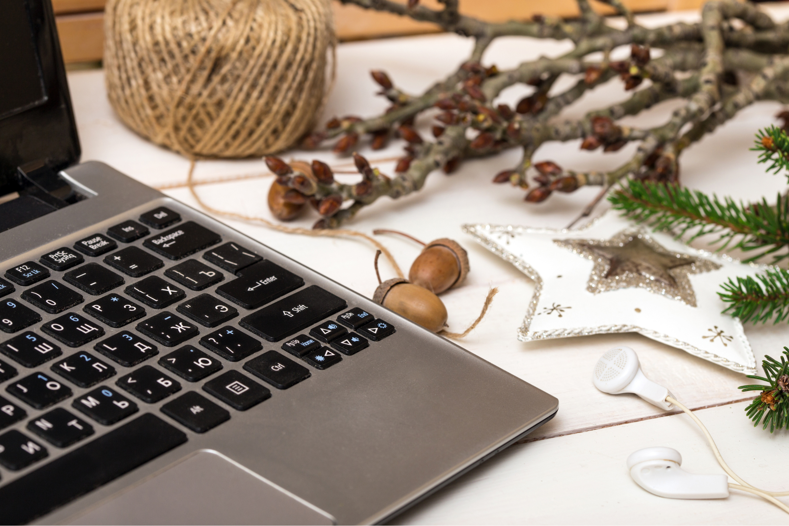 Jingle All the Way to Online Safety: A Digital Guide to a Secure Christmas